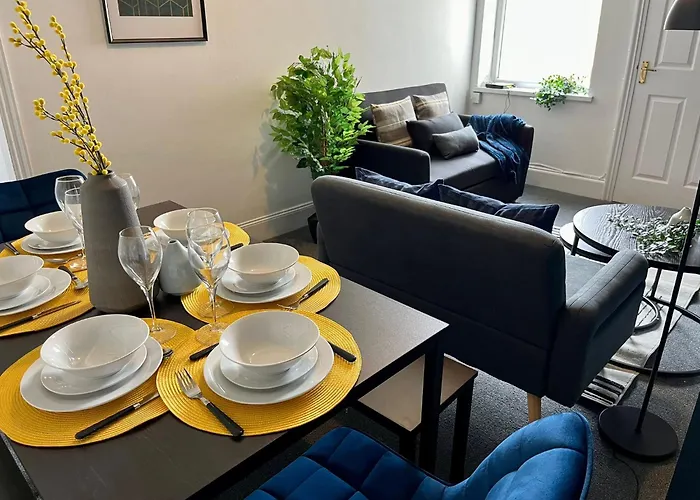 Cozy 2 Bedroom Apartment Perfect For Family Friends