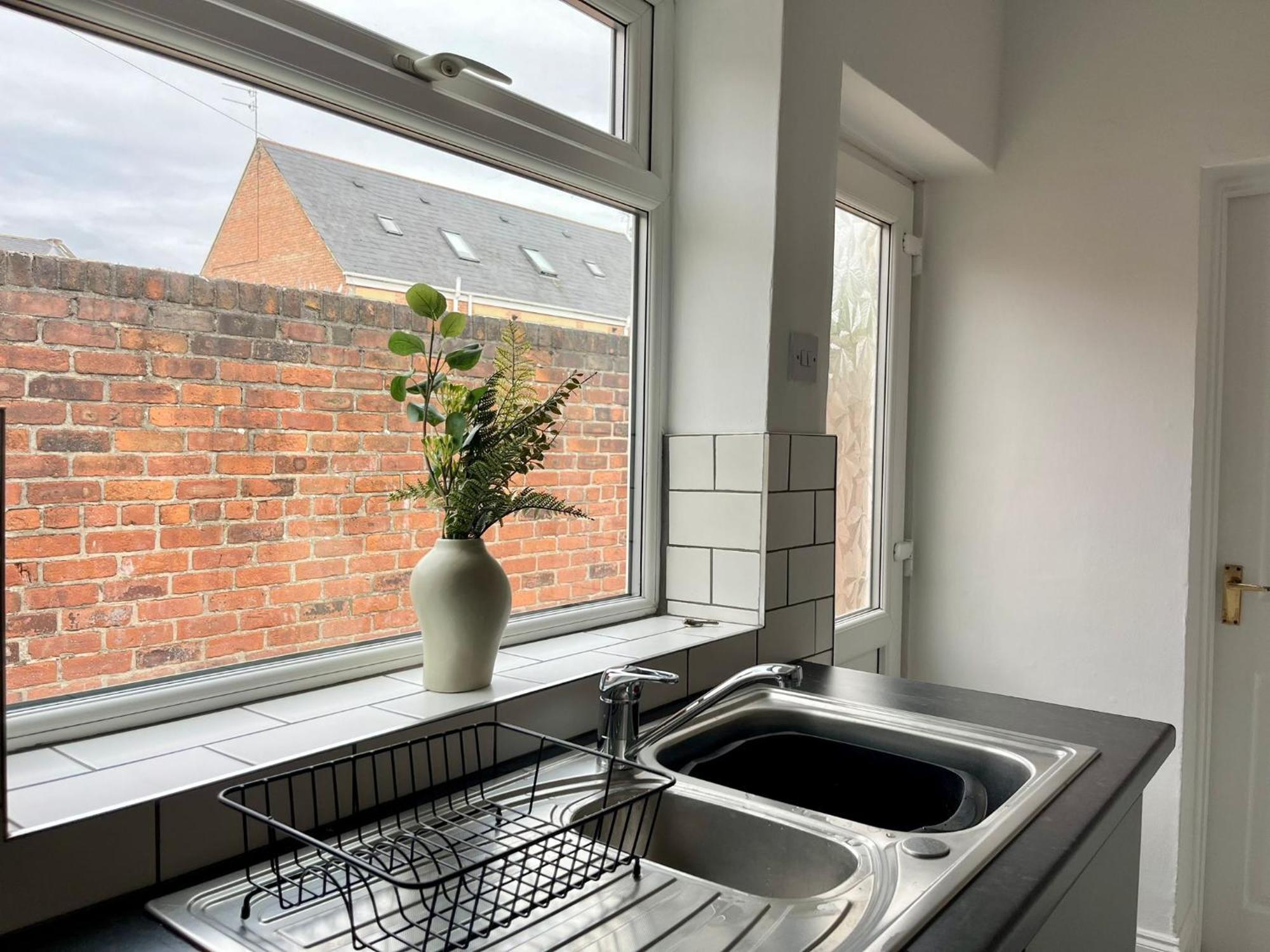 Cozy 2 Bedroom Perfect For Family Friends Apartment *