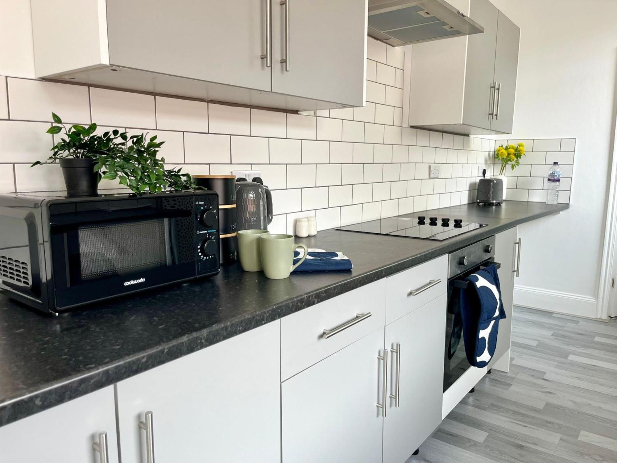 Cozy 2 Bedroom Perfect For Family Friends Apartment *